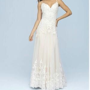 Lace Applique A-line Tulle Bridal Gown